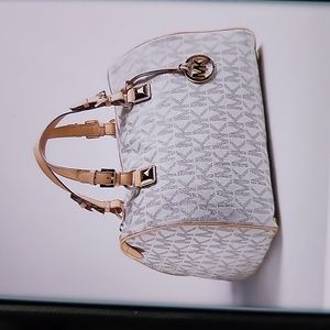 NWOT Michael Kors Large Grayson Satchel Handbag